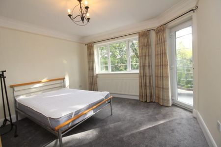 3 Bed Flat, Withdean Court, BN1 - Photo 4
