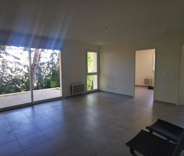 Appartement à louer 3 pièces • Villeneuve-lès-Avignon - Photo 1