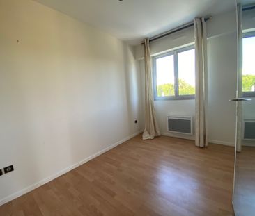 Location Appartement 3 pièces 61m² MARSEILLE 8ème - Photo 4