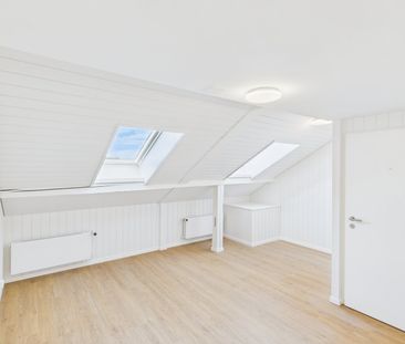 Charmante 2.5-Zimmer-Dachwohnung in Herisau - Photo 3