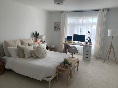 For Lease - 2400 Goldhawk Drive, Stittsville - Munster - Richmond, Ontario - Photo 3