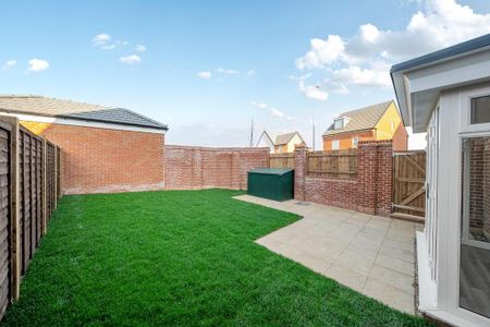 4 bedroom detached house to rent - Photo 5