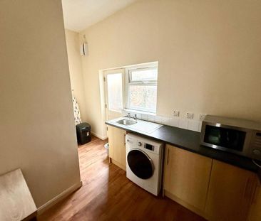 Studio to rent - Photo 3