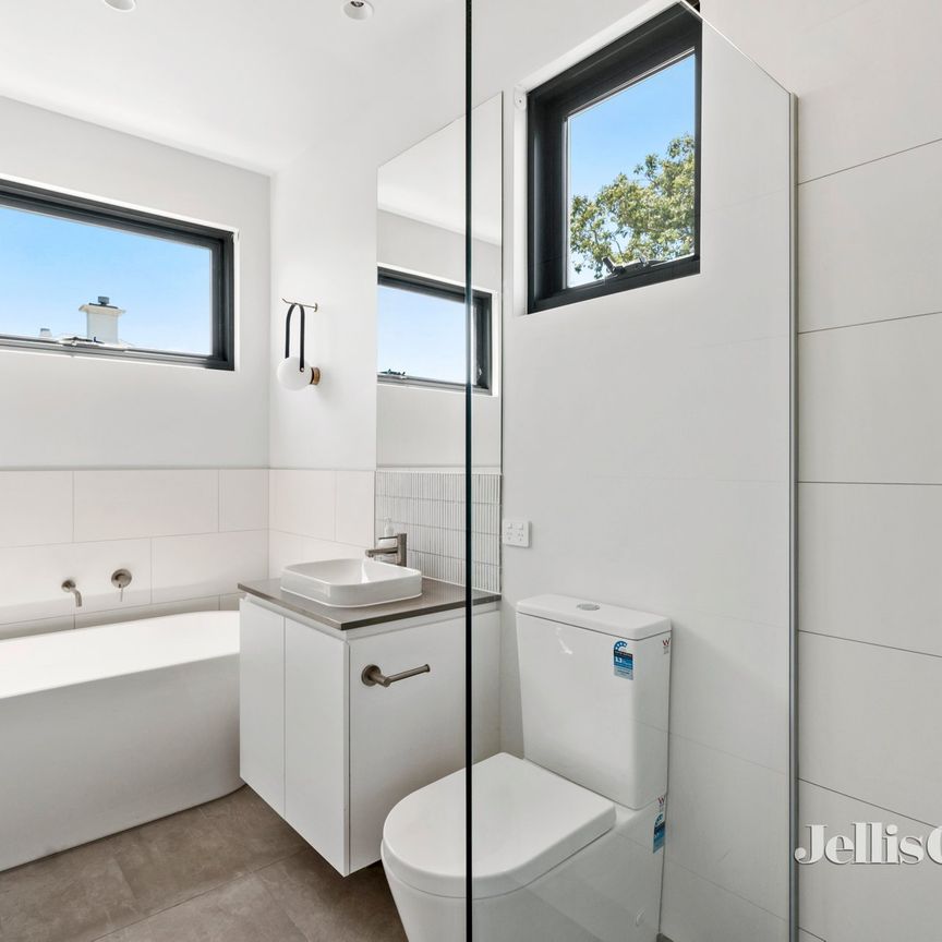 8a Russell St, Prahran - Photo 1