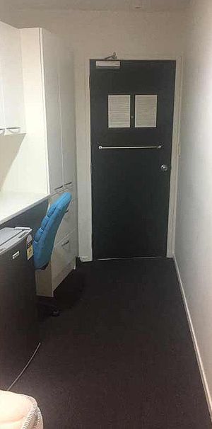 1 bedroom studio in City - Photo 2
