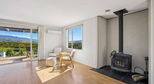 Bannockburn Retreat – Character, Comfort & Sun - Photo 1