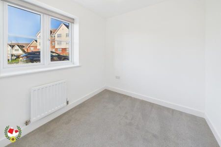 De Lisle Bush Way, Great Oldbury, Stonehouse - Photo 5