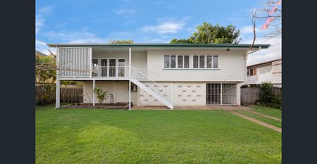 Charming Family Home Fully Air Conditioned on a Spacious Block - Photo 2