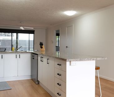 Modern Coastal Living with Double Parking & Prime Southport Location - Photo 4