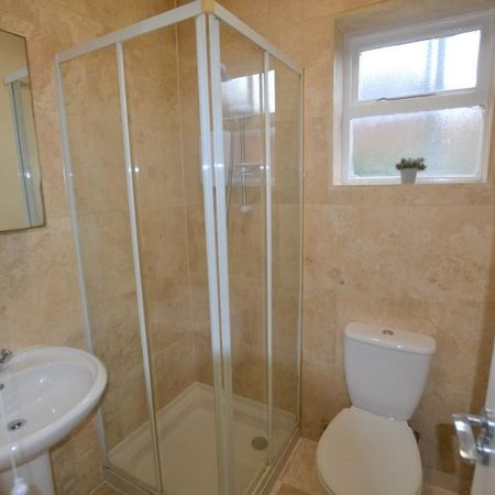 Ground floor flat to rent - Photo 4