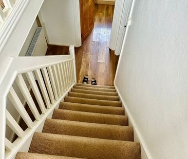 Room in a Shared House, Whatley Acenue, SW20 - Photo 4