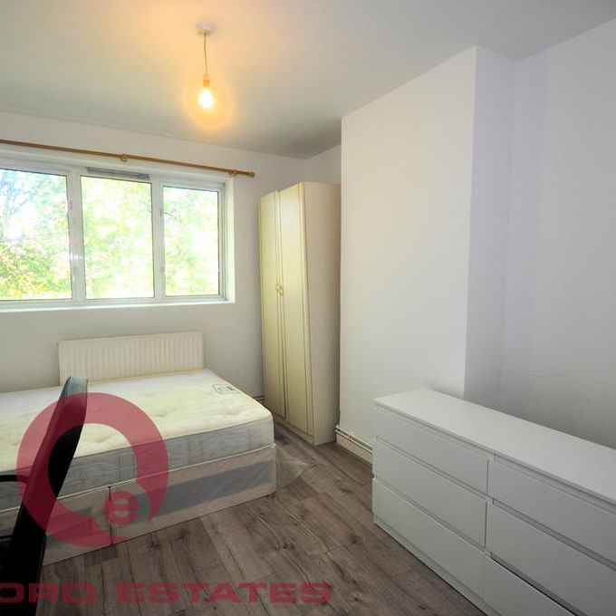 4 bedroom flat to rent - Photo 1
