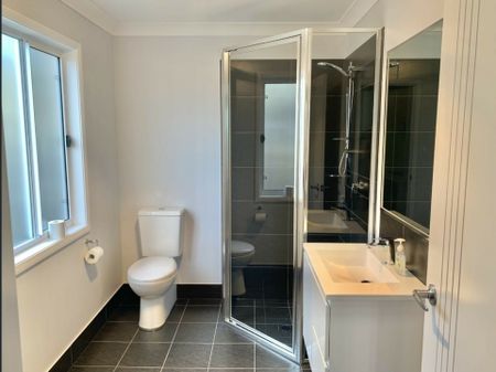 Modern Two-Bedroom Flat - Photo 5