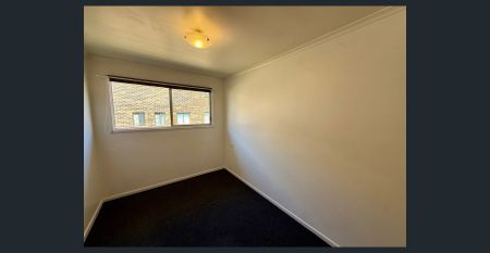 Neat & Tidy Two Bedroom Unit in Prime Burleigh Heads Location - Photo 4