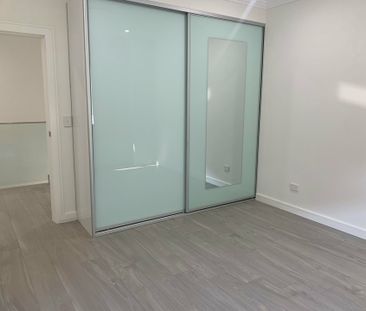 1/106 Taylor Street, Condell Park NSW - Photo 3