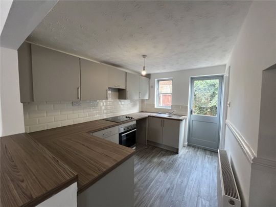 Long Row, Newark, Notts, NG24 - Photo 1