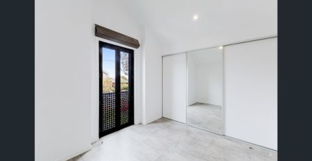 Modern Comfort in Vibrant Brunswick West - Photo 4