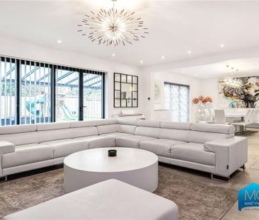 5 bedroom detached house to rent - Photo 2