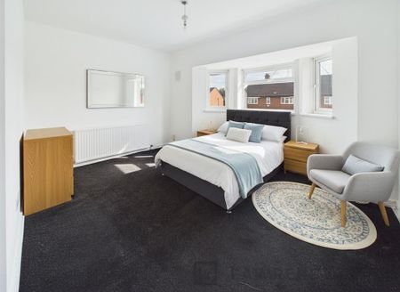 4 bedroom property to rent - Photo 2