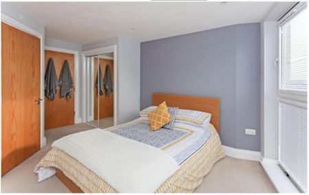 3 bedroom apartment to rent - Photo 4