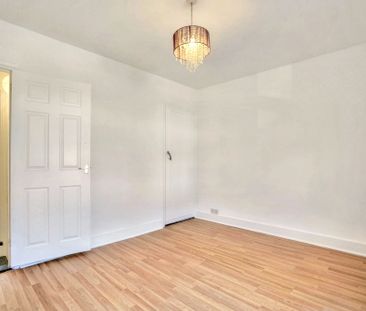 2 bed terraced house to rent in Albany Road, Gillingham, ME7 - Photo 2