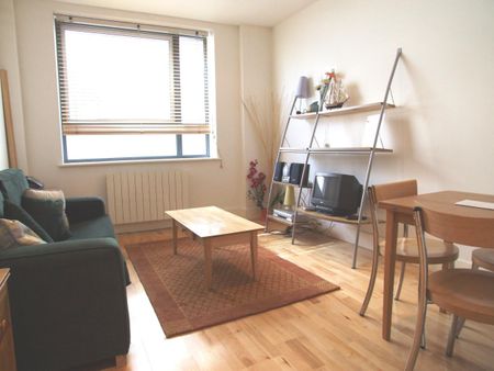 1 bedroom flat to rent - Photo 3