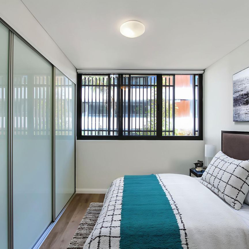 Newly Renovated 2-Bedroom Apartment - Photo 1