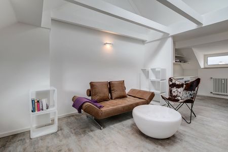 Gorgeous, modern attic apartment - Photo 5