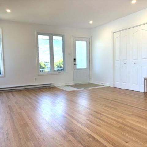 Grand 5 1/2 Terrasse privée libre 1er juin ou 1er juillet 1750$/mois 5 ELECTROS NEUFS FOURNIS - Photo 1