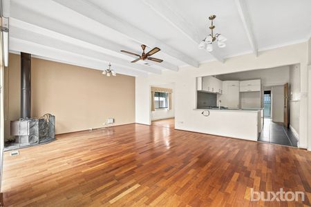 CHARMING FAMILY SIZED HOME - Photo 2