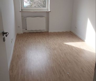 Frisch modernisierte 3-Zimmer-Wohnung mit Loggia in Lenting zu vermieten - Foto 2