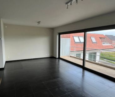 Hoogwaardig, eigentijds appartement met ondergrondse staanplaats - Photo 3