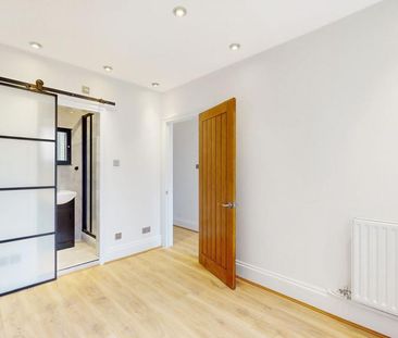 4 bedroom terraced house to rent - Photo 3
