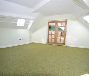 3 bedroom penthouse to rent - Photo 2