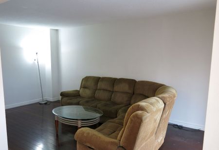 For Lease - 18 Pickard Lane, Brampton, Ontario - Photo 2