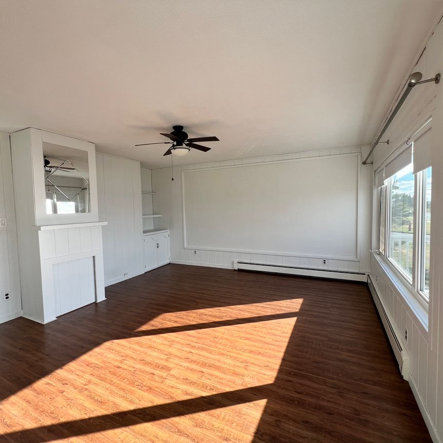 CHARMING 3-BED, 1-BATH SEASIDE FLAT | 1754 SHORE ROAD, EASTERN PASSAGE | $2,495 INCLUDES OIL AND WATER AVAILABLE NOW – OCEAN VIEWS, STEPS TO FISHERMAN’S COVE & BEACHES - Photo 1