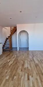 Dachgeschosswohnung auf 3 Ebenen mit Balkon, Terrasse & Dachterrasse! - Photo 1