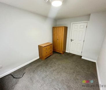 6 bedroom detached house to rent - Photo 5