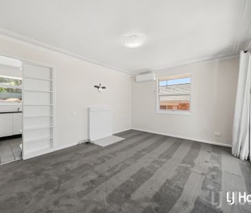 12 Cassidy Street, Queanbeyan West NSW 2620 - House For Rent | Domain - Photo 3