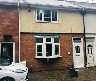 Terraced House to rent on - Photo 1