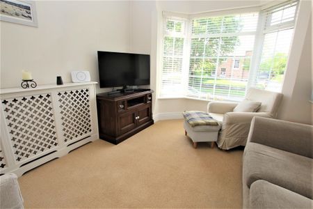3 Bedroom Semi-Detached House, Chester - Photo 3