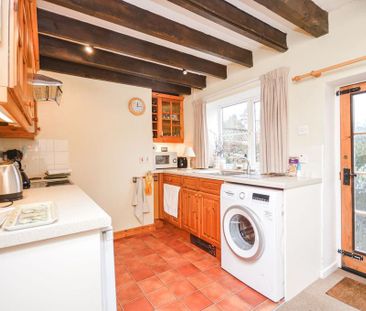 2 bedroom semi-detached house to rent - Photo 3