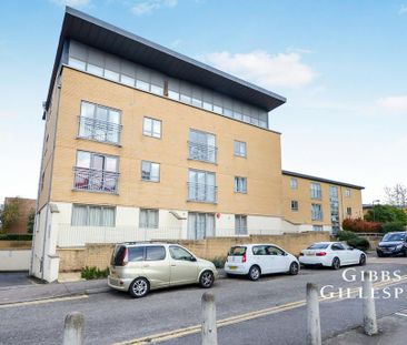 2 bedroom flat to rent - Photo 2