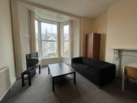 2 bedroom flat to rent - Photo 4
