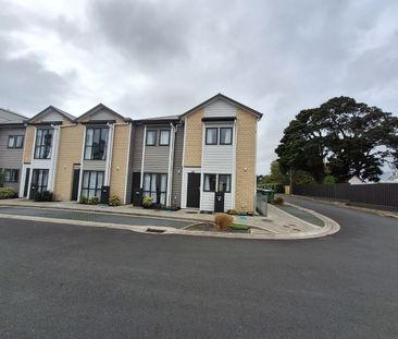 2 Bedroom Townhouse with Separate garage - Photo 1