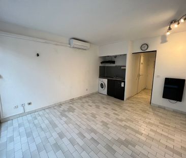 Location Appartement 1 pièce 22m² SANARY SUR MER 83110 - Photo 2