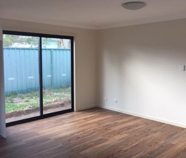 **Up to two weeks rent free! - Photo 2