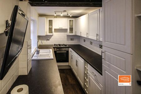 2 bedroom terraced house to rent - Photo 2