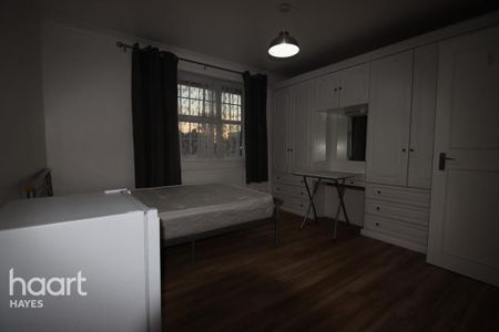 7 bedroom semi-detached bungalow to rent - Photo 3