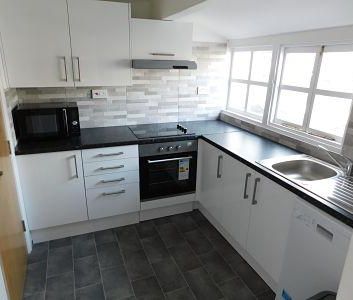 5 bedroom flat to rent - Photo 6